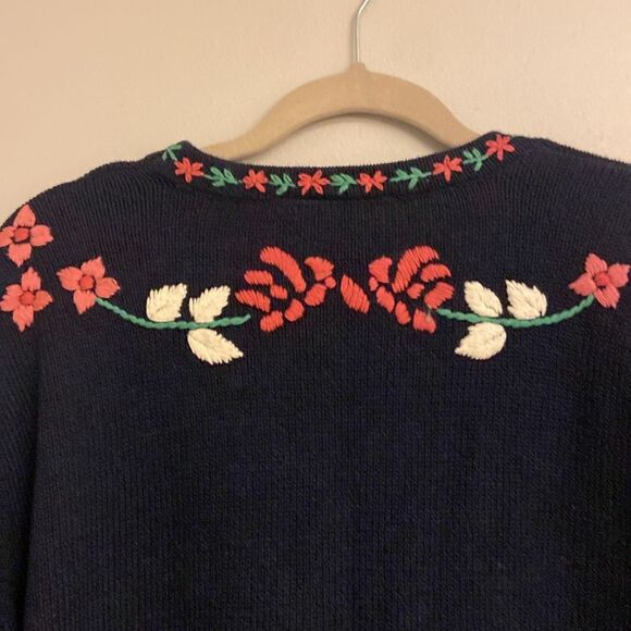 Vintage Navy Floral Embroidered Cardigan Sweater size M - Picture 8 of 13